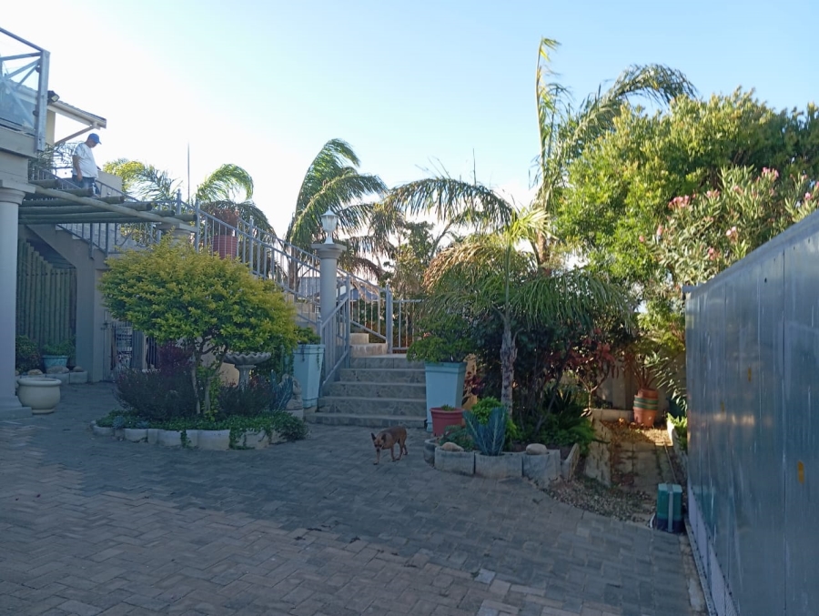 4 Bedroom Property for Sale in Wavecrest Eastern Cape